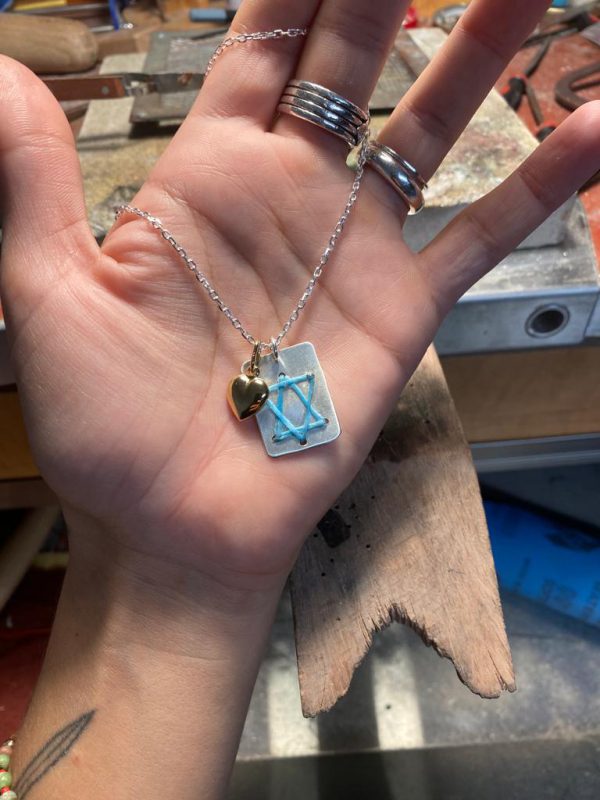 ⁦שרשרת דיסקית מגן דוד עם לב זהב⁩ – תמונה ⁦2⁩